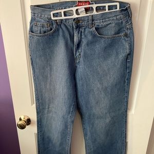 Men’s Chaps straight fit jean. Size: 34x30